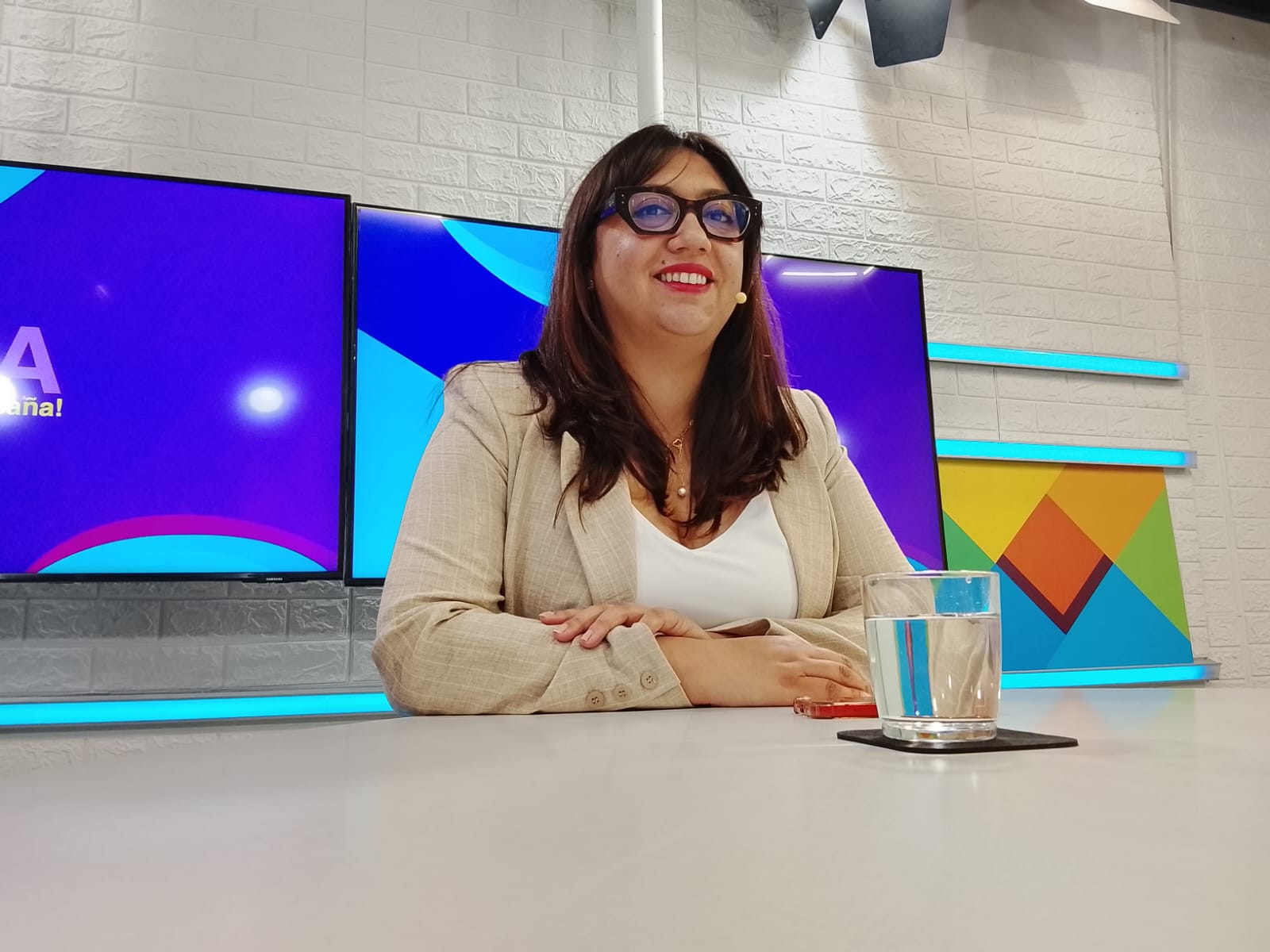 Claudia Godoy Pérez en el set del Matinal de Antofagasta